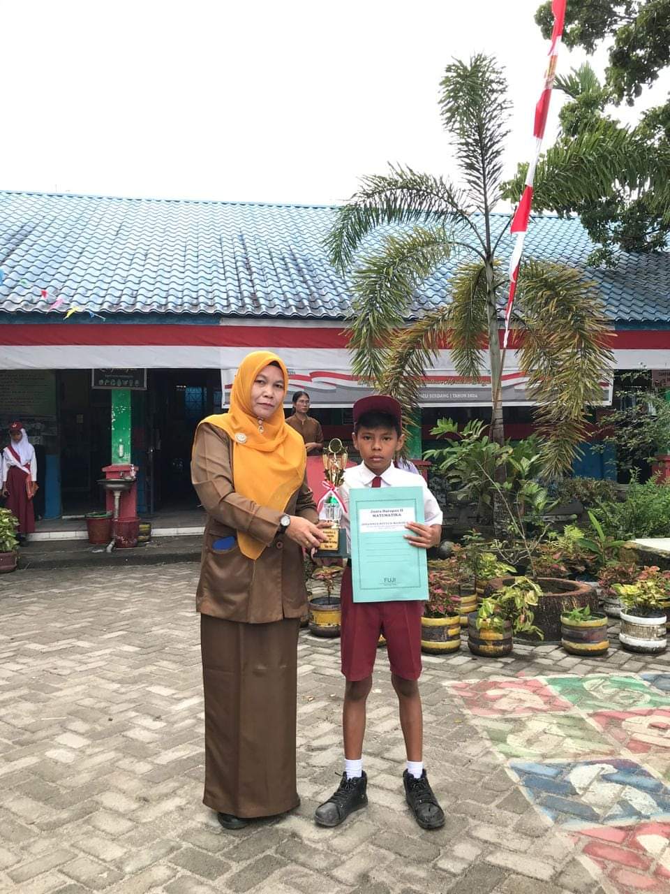 Berbekal Guru AJEL, saya berhasil mengantarkan anak didik saya, Yohanes mengikuti  Olimpiade Matematika Tingkat Provinsi.