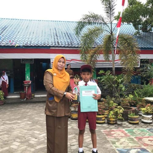 Berbekal Guru AJEL, saya berhasil mengantarkan anak didik saya, Yohanes mengikuti  Olimpiade Matematika Tingkat Provinsi.